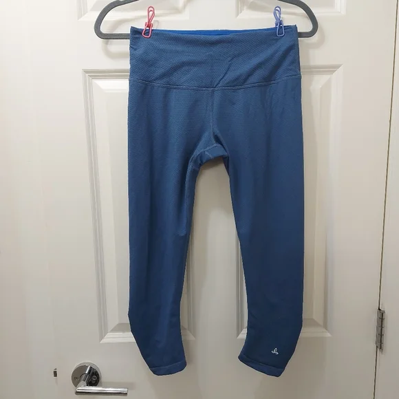 prAna crops - Picture 1 of 5